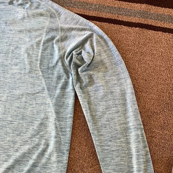 Lululemon metal vent tech - Picture 10 of 17